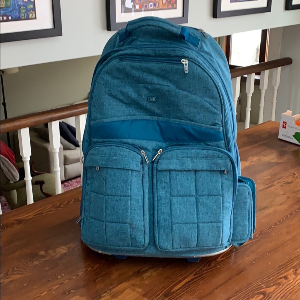 Lug travel bag.
